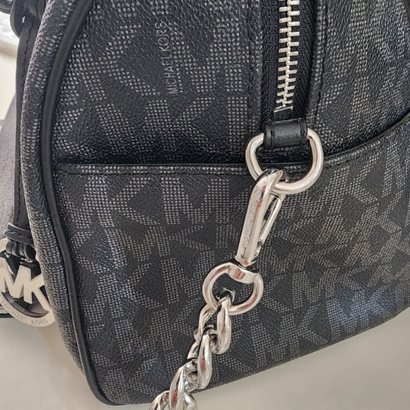 SOLD!! Michael Kors Grayson Medium Chain Signature Satchel, Wristlet, & Dust Bag - Picture 11 of 14